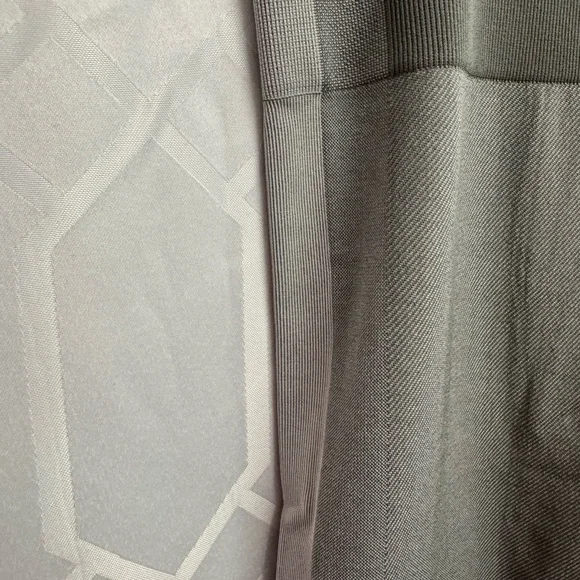 Outdoor Voices Seamless Smooth 7/8 Legging Graphite/Dove S - Picture 6 of 9